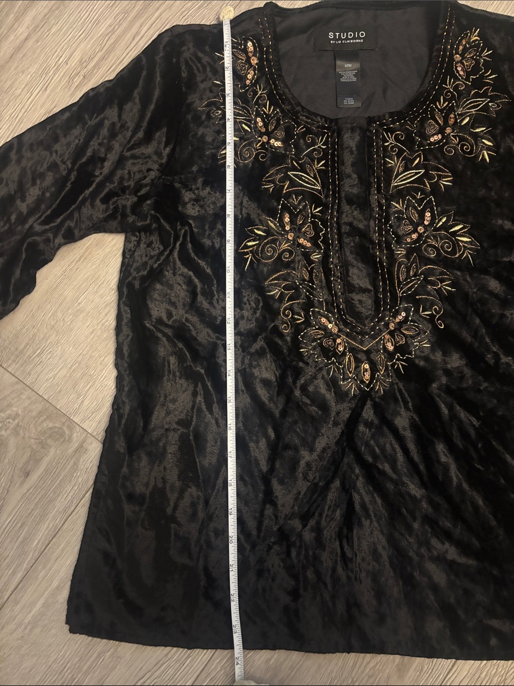 Vintage Liz Claiborne Black Velvet Long Bell Sleeve Embroidered Top Fall Autumn - Picture 5 of 10